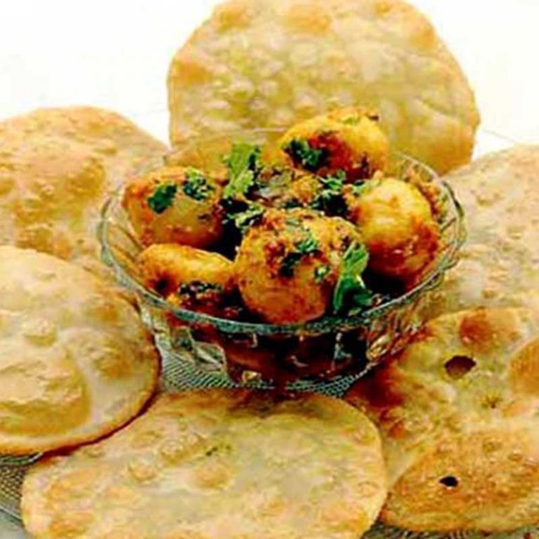 লুচির থালা