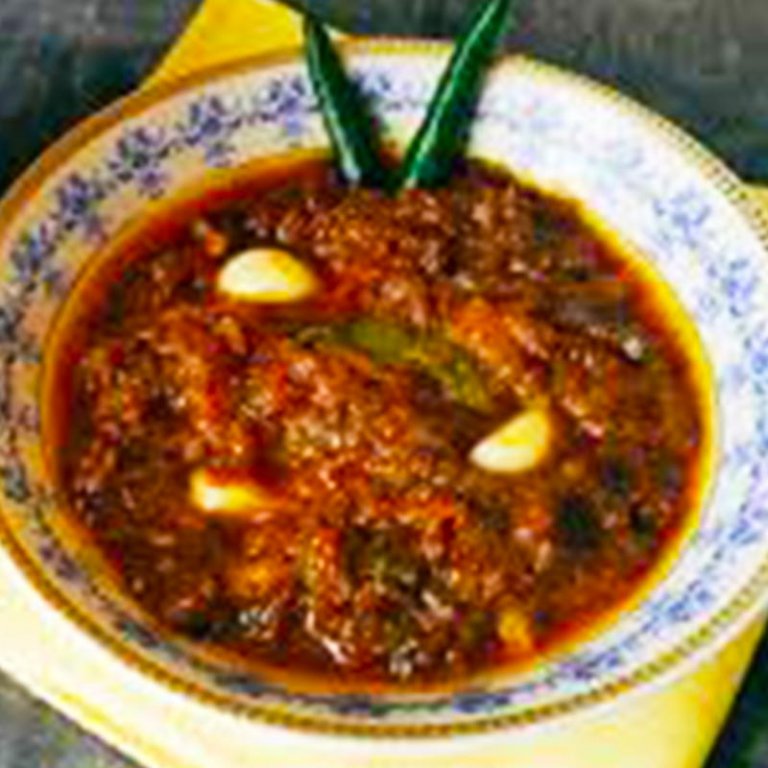 রসুন দিয়ে চ্যাঁপা শুঁটকি ভুনা