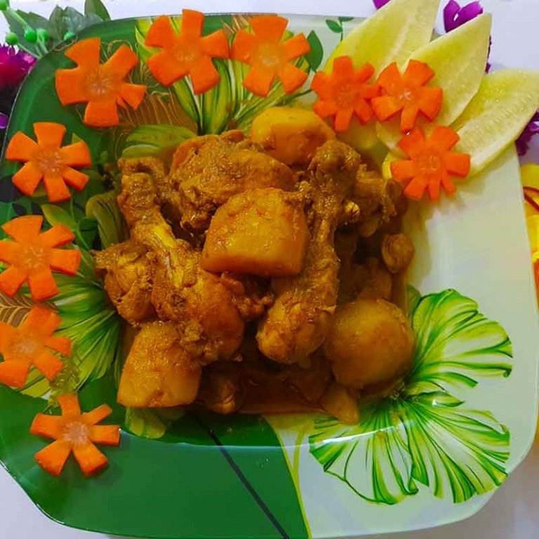 আলু দিয়ে চিকেন স্পাইসি ভুনা