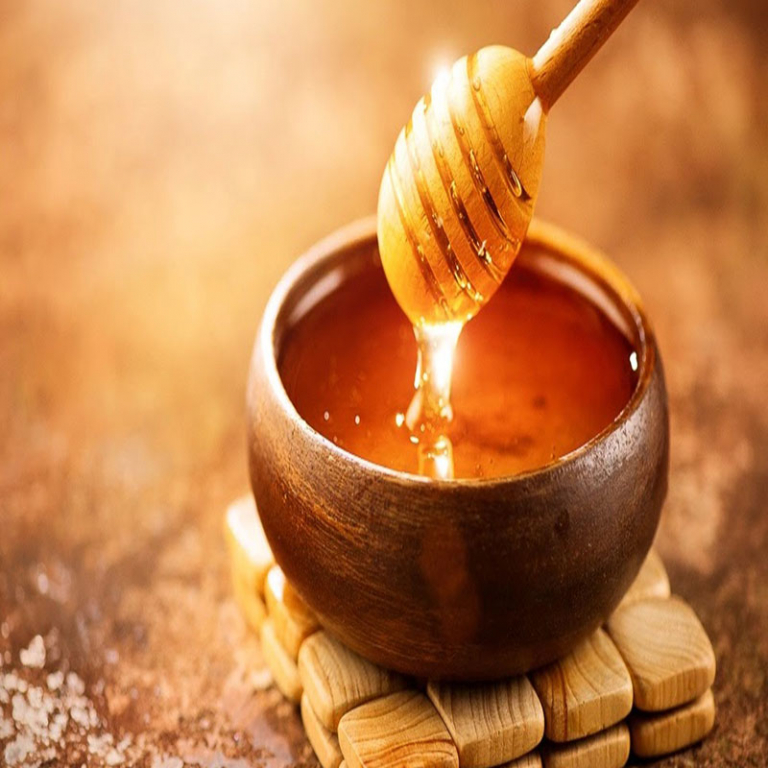 শীতে ত্বকের যত্নে মধু