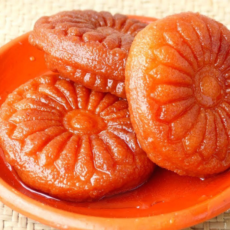 পাকন পিঠা ও ডিমের বিস্কুট পিঠা